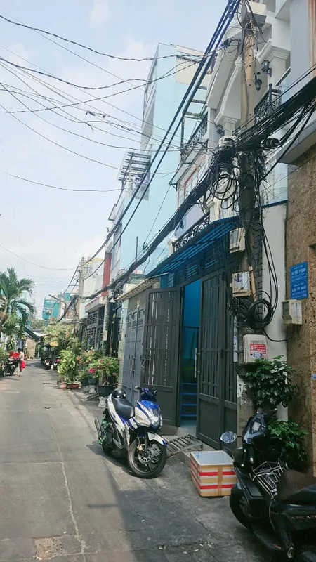 Bán nhà 2 Tầng HXH Lạc long quân p10 Tân Bình