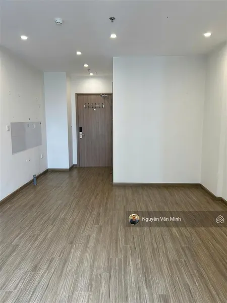 Giá tốt bán căn hộ studio 32m2 tòa sa5 giá 2 tỷ 800 vinhome smart city