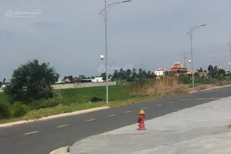 Cần bán ngay lô đất 100m2 ở ngay thị trấn tân túc shr giá rẻ đang rất cần tiền
