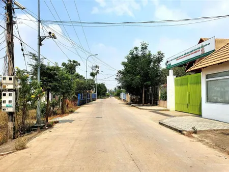 Đất thổ giá rẻ, đường 2 xe tải chạy, cách ql 50 chỉ 200m. dt 150m2 sổ hồng sẵn. đ nguyễn thị bài