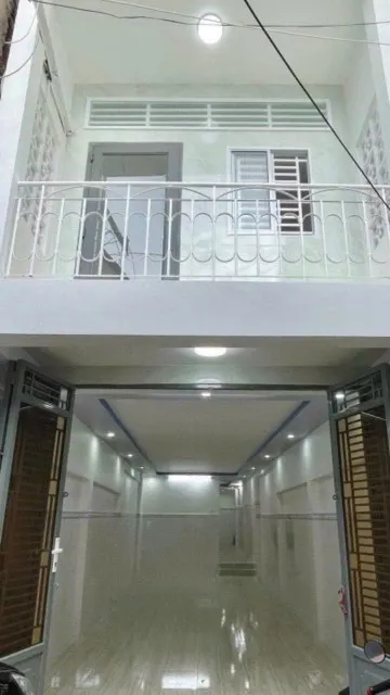 Nhà 5,5 triêụ 3 phòng ngủ gần chợ Trần Việt Châu