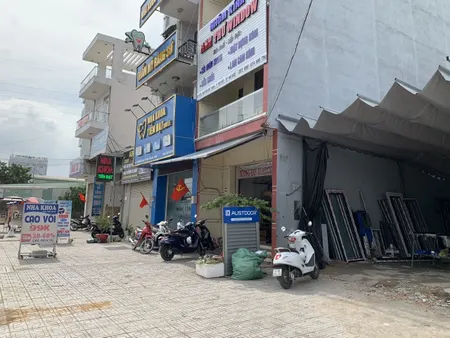 Bán lô đất Mt Nguyễn Duy Trinh. Ko lộ giới. Lề đường 8m kd sầm uất : 4.6 x 18.7
