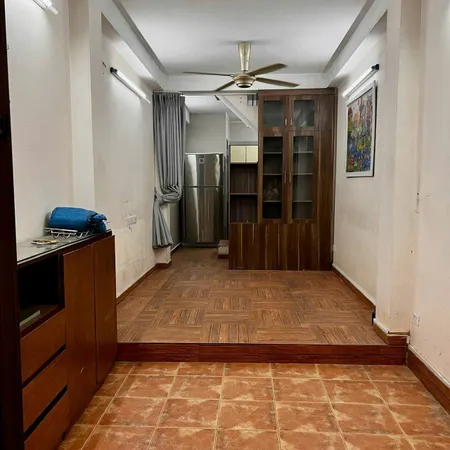 Cho thuê nhà Tôn Đức Thắng, Hàng Bột, Đống Đa. DT 35m x 4 tầng, giá 12tr