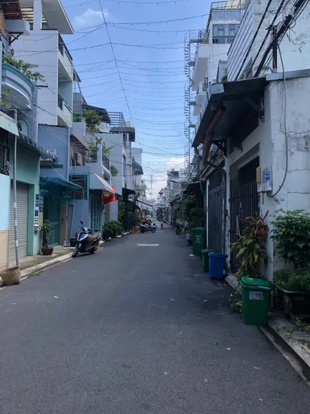 BÁN NHÀ TÂN PHÚ - 70M2 - 2 TẦNG BTCT - HẺM XE HƠI - CHỈ 6 TỶ