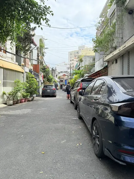 CHƯA ĐẾN 9 TỶ - có ngay nhà hẻm xe hơi đỗ cửa Quận 3 - gần 40m2, 3 tầng, vị trí cực đẹp.