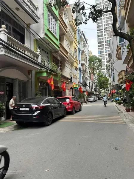 Bán nhà nguyễn chí thanh phân lô ôtô tránh ôtô vào nhà kinh doanh 2thoáng dân xây hơn 15 tỷ