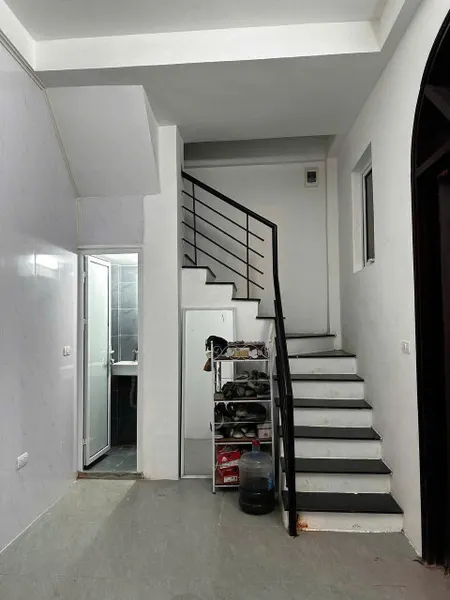 Cho thuê Nhà Đầu Phố - Gốc Đề, Phường Minh Khai, Quận Hai Bà Trưng. DT 20m x 4 tầng. giá 8tr