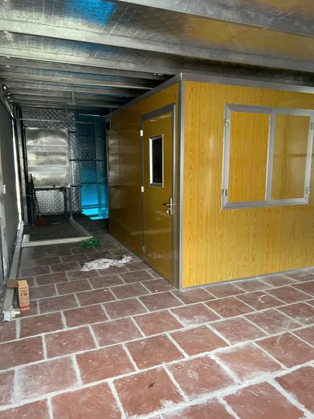 Cho thuê nhà  có thang máy ngõ Huy Văn, 50m2 x 4.5 tầng, 4PN, 4 wc, 20 triệu