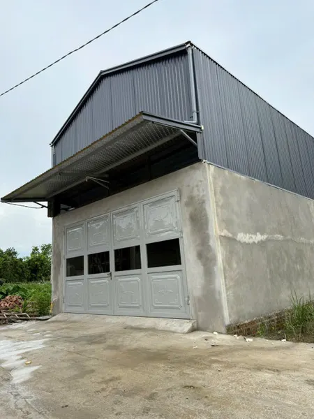 Bán 120m2 đất có sẵn nhà xưởng đường 2 ô tô tránh nhau