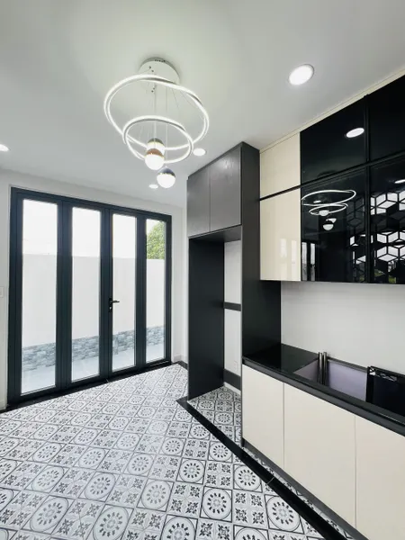 BÁN GẤP! NHÀ 2PN 2WC SỔ HỒNG HOÀN CÔNG ĐẦY ĐỦ NỘI THẤT