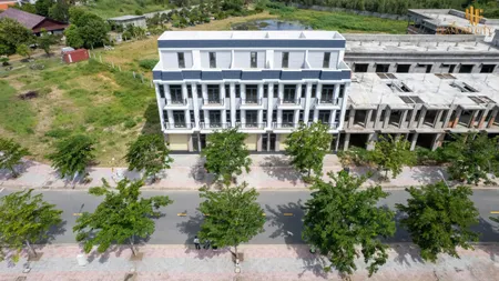 Bán Nhà 1T2L 1Tum 90m2, Giá 2.5 tỷ, Sổ Sẵn Hỗ Trợ Vay NH - Hựu Thạnh, Long An