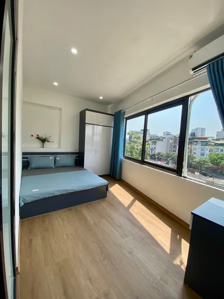 Cho thuê căn hộ thang máy ngõ 69 Vũ Tông Phan 1 CỌC 1, 2 phòng ngủ rộng, 1 khách, bếp
