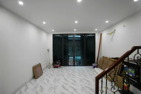 Cho thuê nhà nguyên căn mới kinh kong ngõ 261 Bùi Xương Trạch 50m2 x 2 tầng, 2 ngủ, 8tr5