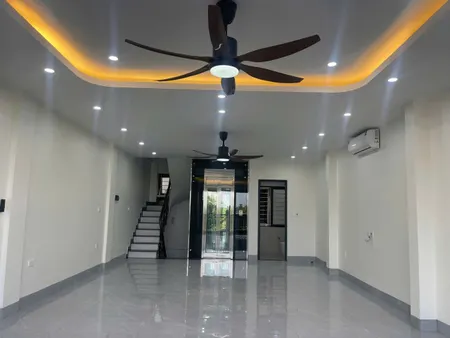 Cho thuê nhà nguyên căn mới Kính Kong Thang Máy Gần KDT Đồng Tàu, 60m2 x 5 tầng, 45tr