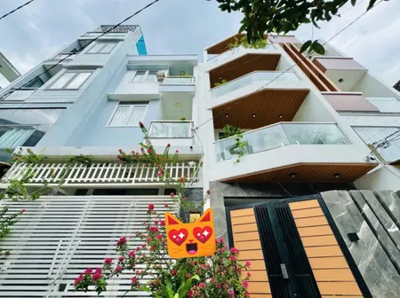 Nhà Phan Đăng lưu 5 Tầng 41m2 hẻm 6m trước nhà chỉ 7,85 tỷ