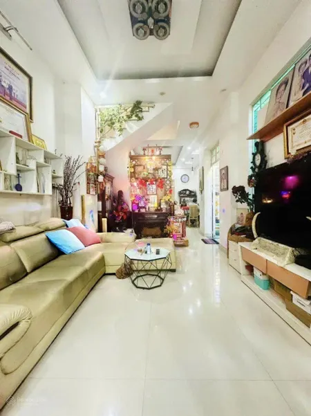 Quận 8 - Chỉ 7.2 tỷ -ngang 5x17m - 3 tầng BTCT, Nhà Phạm Thế Hiển gần Parc Mall