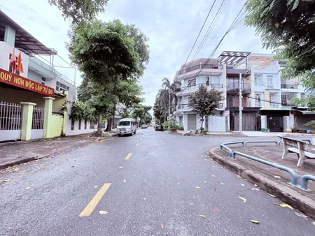 137-- BÁN DÃY TRỌ - GẦN TRƯỜNG ĐH - NGAY HOÀNG DIỆU 2 - HXH - P.LINH CHIỂU - NGANG 10M
