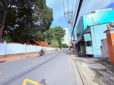 458- BÁN NHÀ CẤP 4 GÓC 2 MẶT TIỀN - HSXD CAO- CÁCH GA METRO 800M - 150M2 NGANG 8M