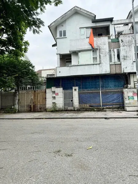 Chính chủ bán biệt thự KĐT Văn Phú- Hà Đông- 255M²- 4 tầng thô- view vườn hoa giá chỉ 4x tỷ