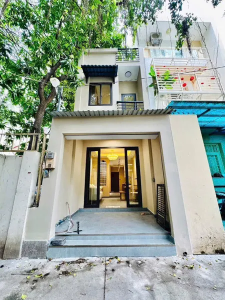 Hẻm oto thông Bình Thạnh gần vòng xoay Hàng xanh , DT: 50m2 - có 3 phòng ngủ đủ nội thất  chỉ 7,x tỷ