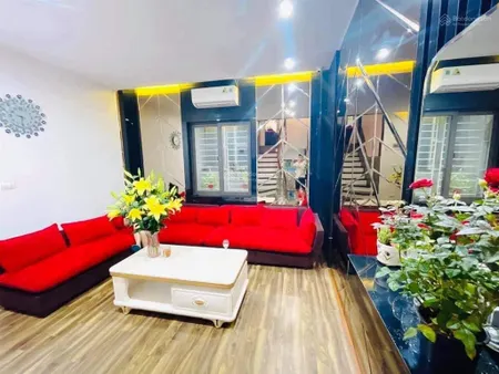Nguyễn chí thanh ,dt 40m*6t, mt 4,1m . giá 18 tỷ . nhà mới , ô tô vào nhà , full nội thất , ở ngay.