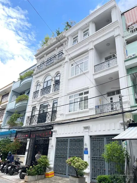 Chính chủ bán nhà hẻm 59/ phạm viết chánh quận 1 (dt 6x18m) 5 tầng tháng máy tiện ở liền