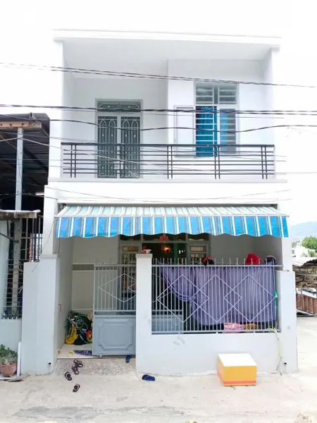 Bán Nhà 2 Tầng Cách Đường Ngô Đến 300m, Cách Đường 2/4 1km, Diện tích 50 m2 Giấy tờ tay có phường xác nhận nhà ở