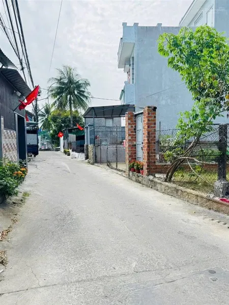 (góc 2 mặt tiền hoà trung, ngang 6,4m) * khá gần nguyễn chích, giá 2 tỷ 450 triệu