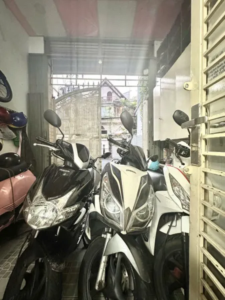 MẶT TIỀN HXH TRÁNH - PHÚ NHUẬN - HOÀNG HOA THÁM - KINH DOANH ĐA NGÀNH NGHỀ - 4 TẦNG HOÀN CÔNG ĐỦ - GIÁ 7.5 TỶ - CỰC HIẾM