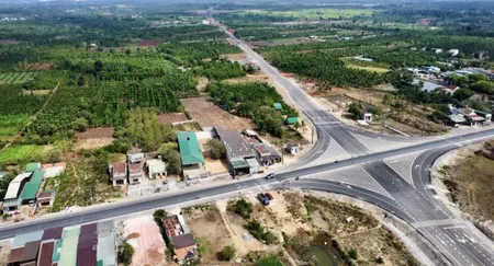 BÁN GẤP LÔ MẶT TIỀN TRÁNH ĐÔNG HƠN 1000m2, Sổ sẵng, Ngay khu dân cư và nút Giao TL2, Mua Kinh doanh đầu tư quá hợp lý. BÁN 1tỷ200tr