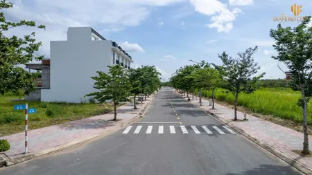 NHÀ PHỐ 90M2 GIÁ 2.5 TỶ ĐÃ CÓ SỔ - TL824 HỰU THẠNH LONG AN