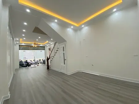 Bán nhà Nguyễn Khang 40/46m² ngang 4m giá 17.9 tỷ Phường Yên Hòa (LH: Zalo 0862299066)