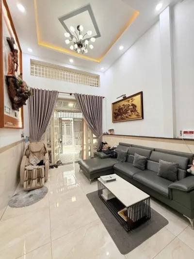 BÁN GẤP CĂN NHÀ NẰM NGAY MẶT TIỀN ĐƯỜNG LỚN TẠI DĨ AN MÀ GIÁ CHỈ CÓ 2 TỶ 3. SHR - SANG TÊN CÔNG CHỨNG NGAY