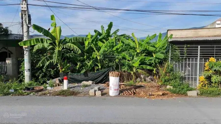 Bán đất mt tỉnh lộ 3 huyện cam lâm 280m ngang hơn 7m có 100m thổ cư, giá rẻ chỉ 1ty7. 0905 050 ***