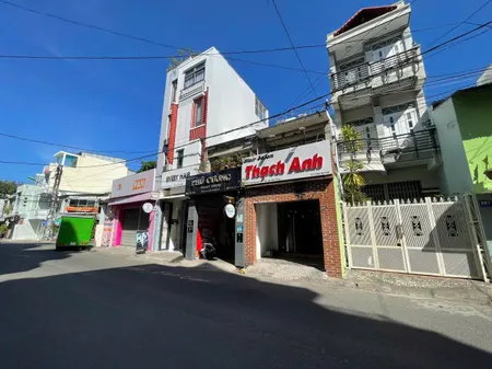 Bán nhà hai tầng mặt tiền đường Trần Nguyên Hãn- Nha Trang- Khánh Hoà
 Diện tích thực tế 63m2 Giá: 6.8 Tỷ LH  e Trang