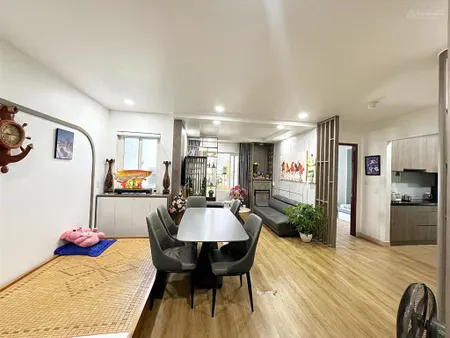 Bán căn chung cư 3 phòng ngủ 3 wc căn góc 120m2 giá 3,55 tỷ ngay ngã tư thủ đức