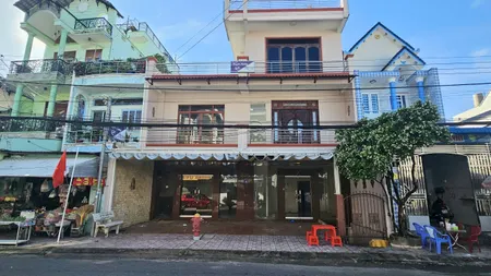 Bán nhà 5 tầng mặt tiền kinh doanh Trương Định Tp.Châu Đốc gần ngã 3 Quốc Lộ 91