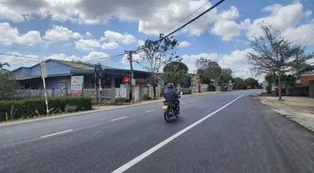 Mặt TIỀN PHAN HUY CHÚ 43m mặt tiền, gần 2000m2, sổ công chứng ngay. Mặt tiền vừa mở Rộng 32m, Kinh doanh ngay. BÁN 10tỷ