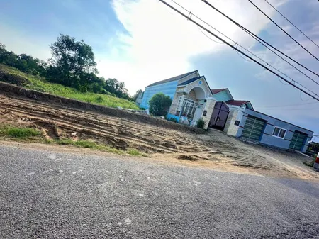 Bán 568m2 (15x37m) có 300m2 thổ cư, mặt tiền Bà Tỵ, Tân Nhựt, Bình Chánh