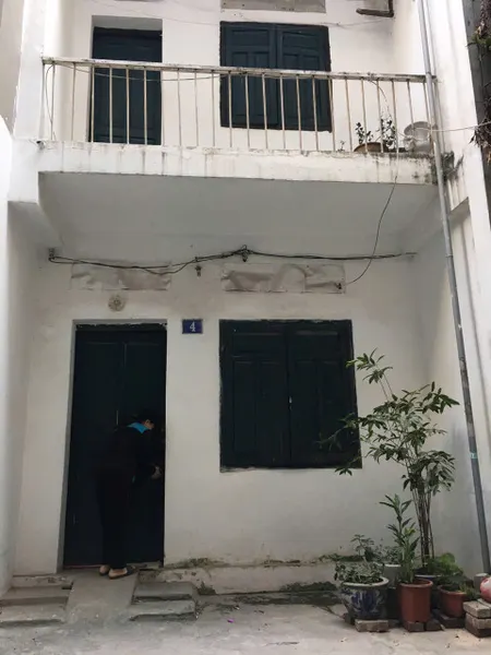 Cho thuê căn tập thể địa chất ngõ 1150 đường Láng, Láng Thượng, Đống Đa. DT 40m x 2 tầng, giá 5tr