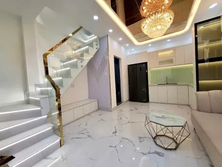 Huỳnh Tấn Phát (cạnh Bùi Văn Ba); DTSD 38m2; nhà đẹp vào ở ngay; sổ vuông A4