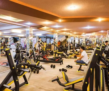 ► Nhà Kiệt Ô tô thẳng thông gần Chợ Đống Đa, 192m2, ngang 8m, 3 tầng cứng, Kinh Doanh, 12.x tỷ