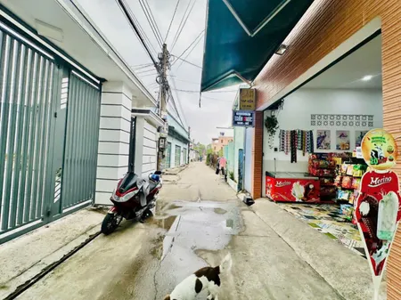 Kẹt tiền, bán rẻ nhà Tân Phong SR,TC, sân oto, đường oto chỉ 2,7 tỷ