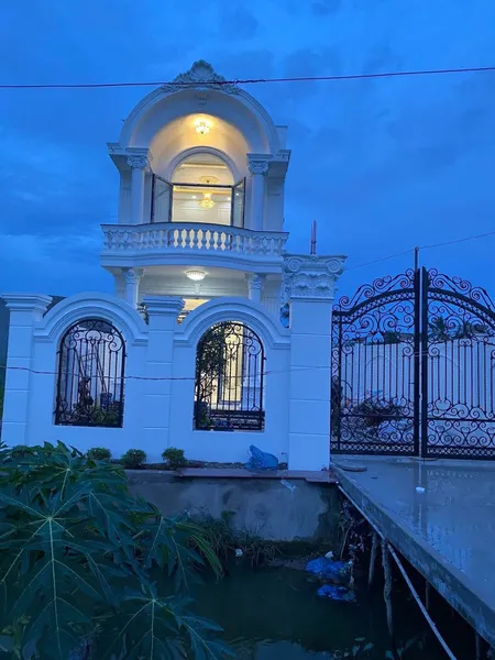 🏡 BÁN NHÀ MẶT TIỀN THUỘC PHƯỜNG TRUNG AN – VỊ TRÍ ĐẸP, GIÁ TỐT Sân trước đậu được 2 ô tô