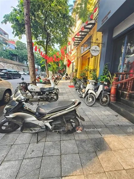 Bán nhà phố cổ quận hoàn kiếm, dt 92m2, mt 5.4m, 1 sổ 1 chủ cực hiếm, sổ vuông, cho thuê 150tr/th