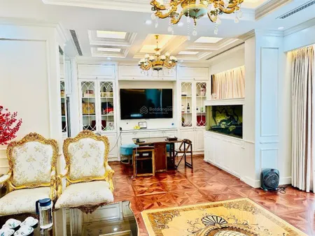 Có 102! nguyễn chí thanh 60m2, mt 5m, thang máy, ngõ 8m, kinh doanh, gara ôtô, vỉa hè