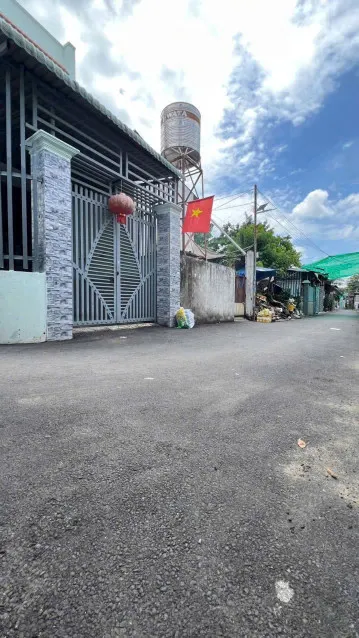Siêu rẻ, Bán nhà 1T1L SR,TC, góc 2 MT gần Công An Trảng Dài chỉ 2 tỷ750