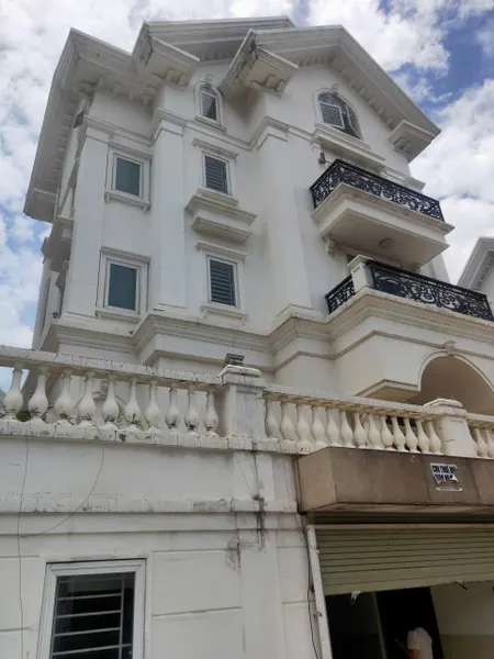 Cho thuê biệt thự CityLand mt Dương Quảng Hàm p5, Gò Vấp 14x20m hầm 4 lầu 100tr/tháng