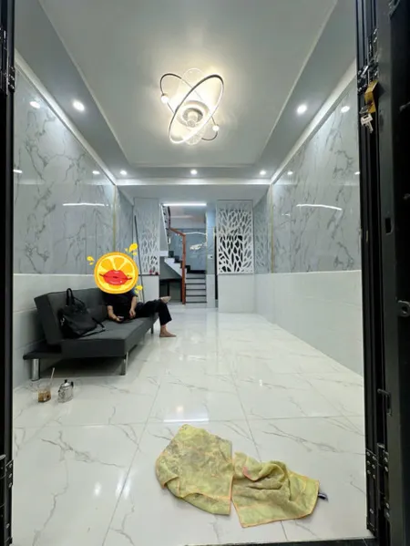SÁT MẶT TIỀN HOÀNG DIỆU Q4 
DIỆN TÍCH SD 63 M2 CÓ 4 TỶ