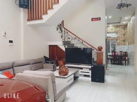 Nhà ngang 8m ngay chợ Bùi Minh Trực- 7 phòng ngủ - Ở ngay Hiếm chỉ 7 tỷ nhỉnh. Lh 0931172218